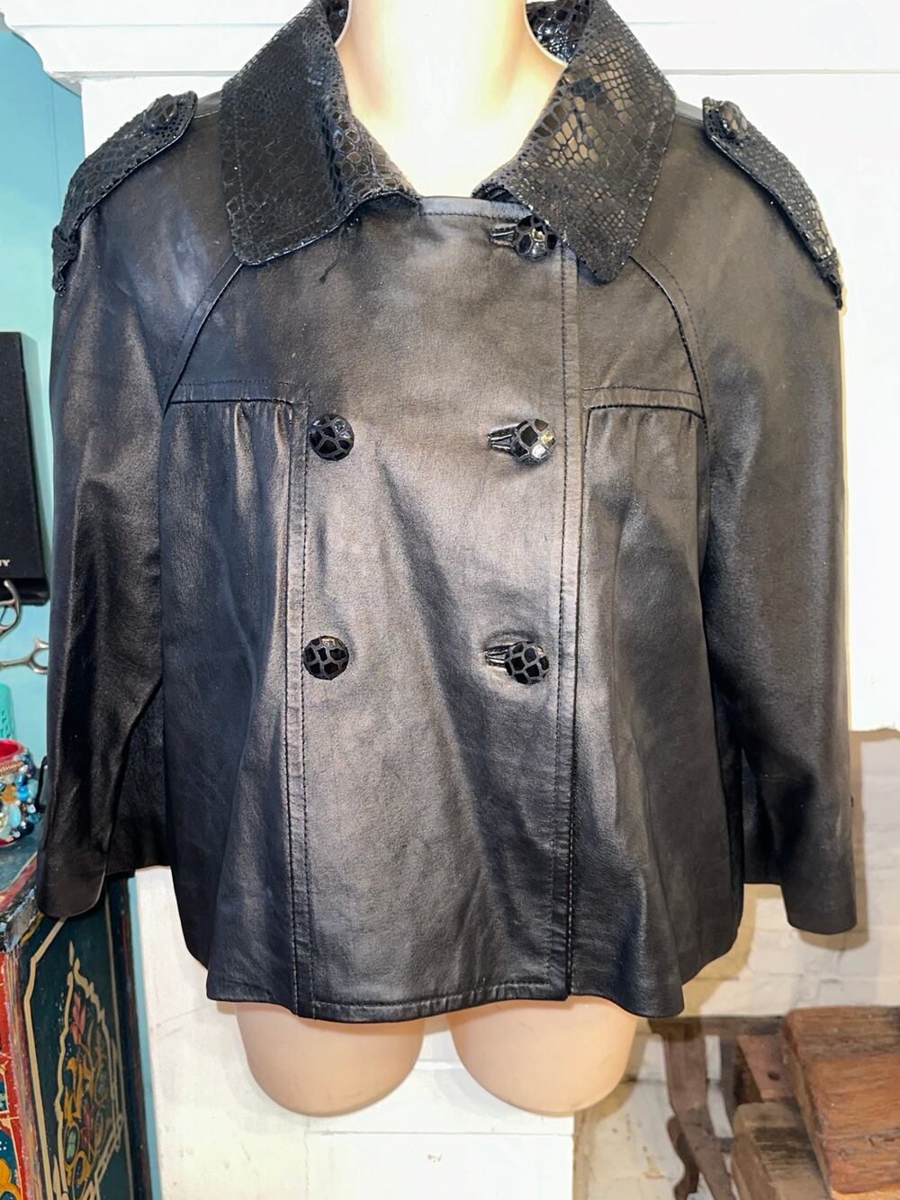 VINTAGE JOCELYN BLACK LEATHER CROP TRENCHCOAT JACKET 4